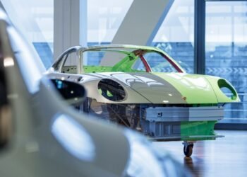 Porsche berencana untuk menggunakan baja rendah CO2 pada mobil sportnya mulai 2026