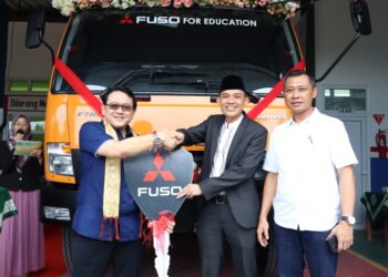 KTB Kembali Donasikan 1 Unit Truk FUSO Fighter X Euro 4 Kepada SMK Muhammadiyah Tumijajar, Lampung