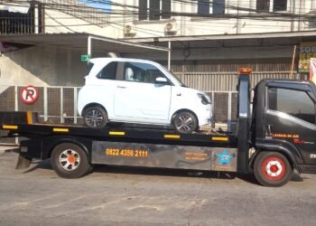 Jangan Sembarangan Menderek Mobil Listrik yang Mogok