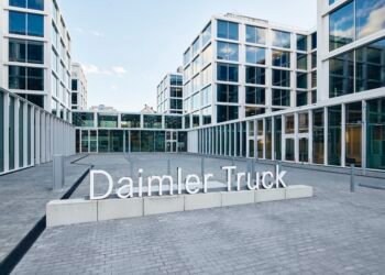 Daimler Truck Kembali Meningkatkan Penjualan di Pasar Global 2023