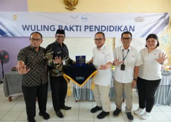 Wuling Memperingati Hari Anak Nasional Dengan Menggelar Program CSR Bakti Pendidikan