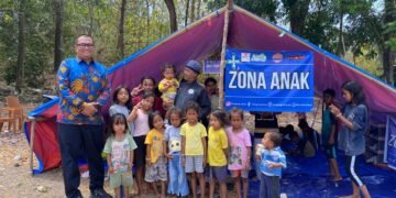 Hino Dukung Pemulihan Gempa NTT melalui Program Tenda Ramah Anak