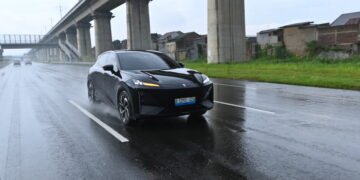 Lebih Saat Berkendara Bersama Hewan Peliharaan melalui Fitur Pet Mode di Deepal S05 dan Nevo Q05