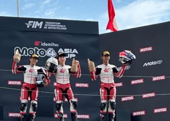 Melesat di Motegi, Badly Persembahkan Podium IM4AC untuk Indonesia