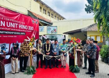 Hino Dukung Pendidikan Vokasi, Serahkan Truk Hino 300 sebagai Kendaraan Praktik SMK Muhammadiyah 3 Yogyakarta